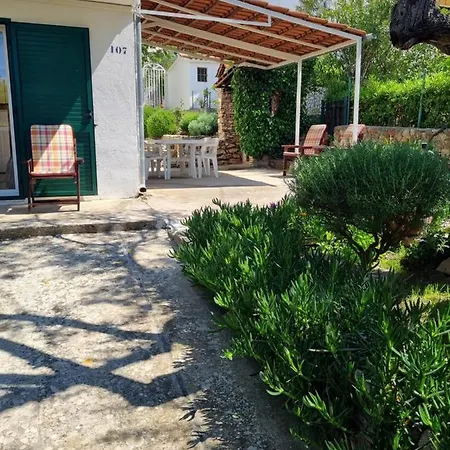Apartment Bepo Seget Vranjica Exterior photo